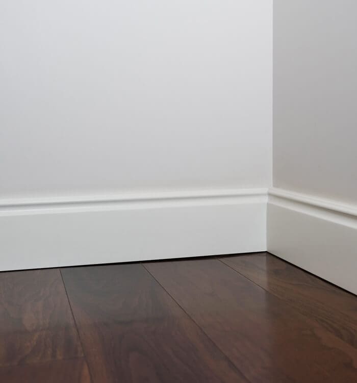 Interior baseboard trim painting Interior baseboard trim paiting